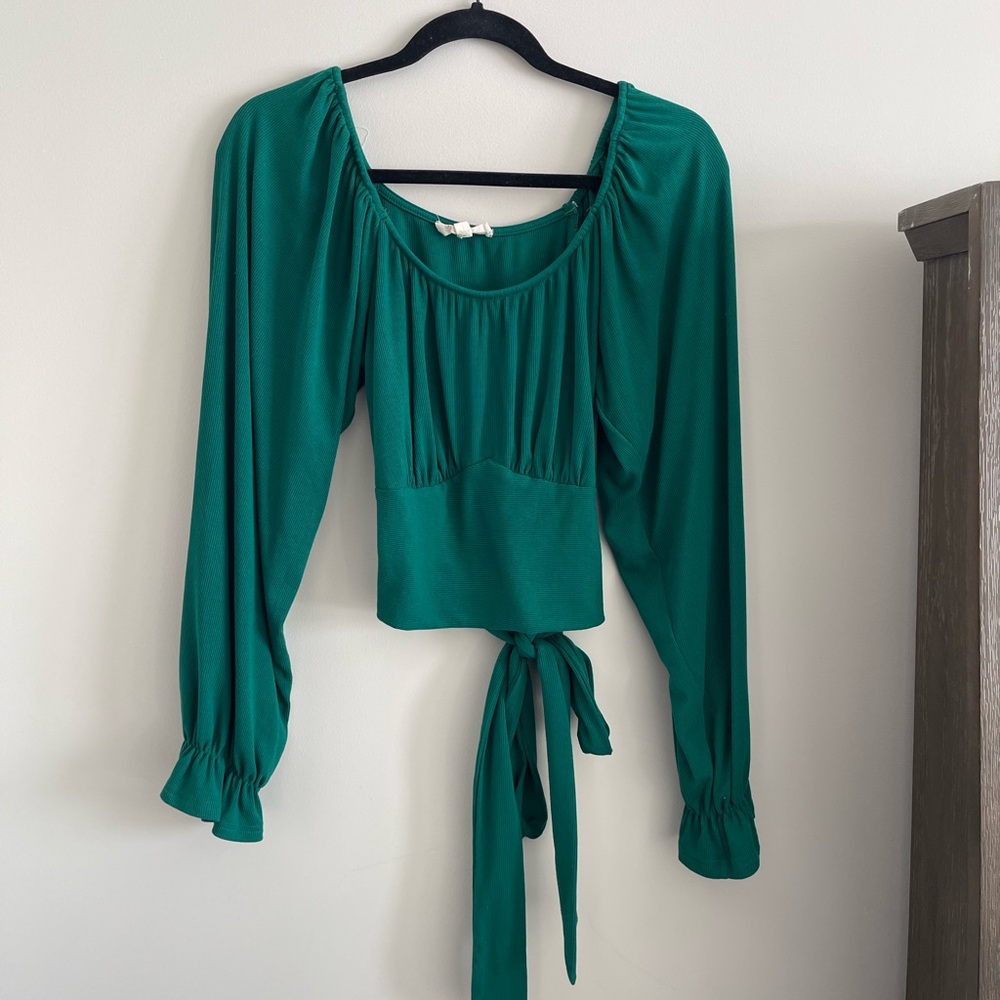 Listicle Balloon Sleeve Crop Top